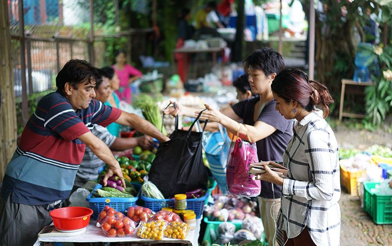 Farmer's market at Le Sherpa Restaurant